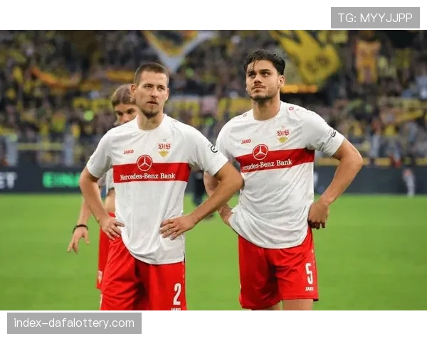 中场覆盖能力对比 斯图加特后腰位置防守覆盖不足