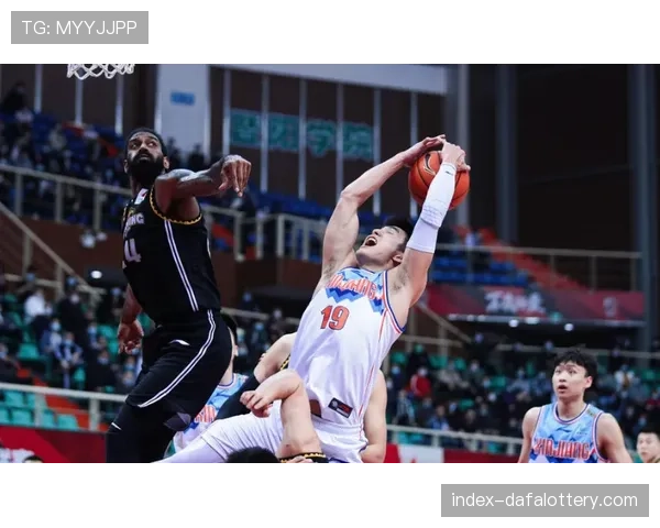 辽宁逆转胜山西 李晓旭关键篮板保护助力末节控场